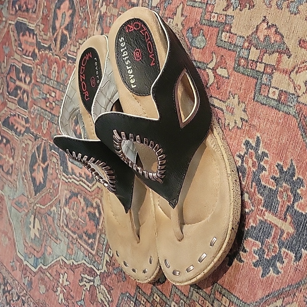 Modzori Lirah reversible sandles